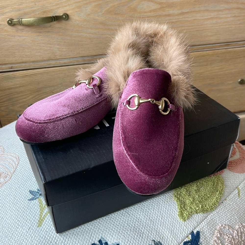 New in Box velvet fur slide shoe size EUR38 SHEIN gold buckle slip on mules